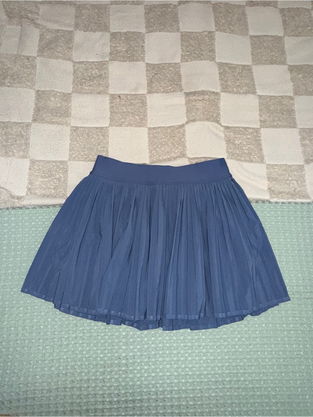 Lululemon Varsity High-Rise Pleated Tennis Skirt
Pool Party size 2